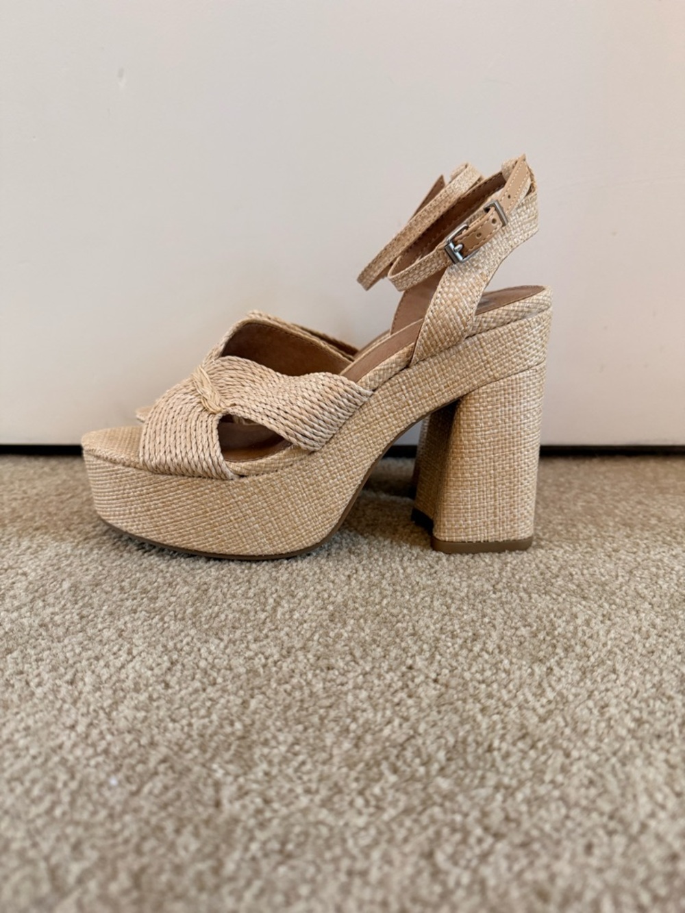 DV by Dolce Vita | Waylan - Beige Raffia Platform Sandals with Ankle Strap - Picture 4 of 8